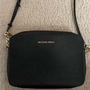NWOT Michael Kors Jet Set Large Saffiano Leather Crossbody Bag Black